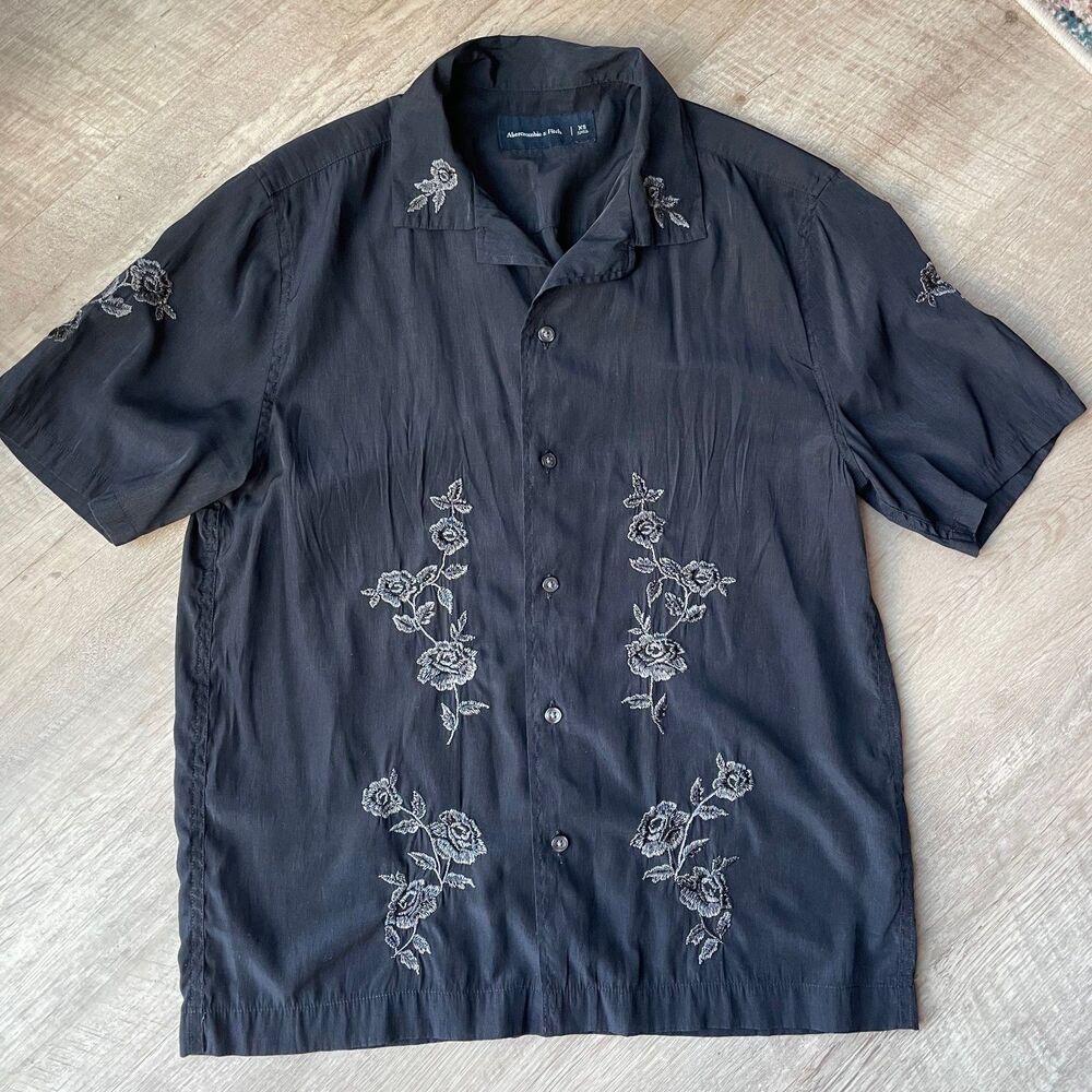 RARE Abercrombie Satin Black Floral Button Down Shirt, size XS
